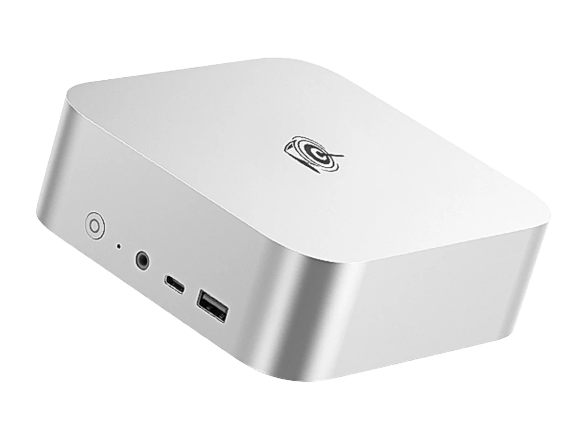 Mini PC Beelink SER9 Max en aluminio, visto en tres cuartos con los puertos frontales.